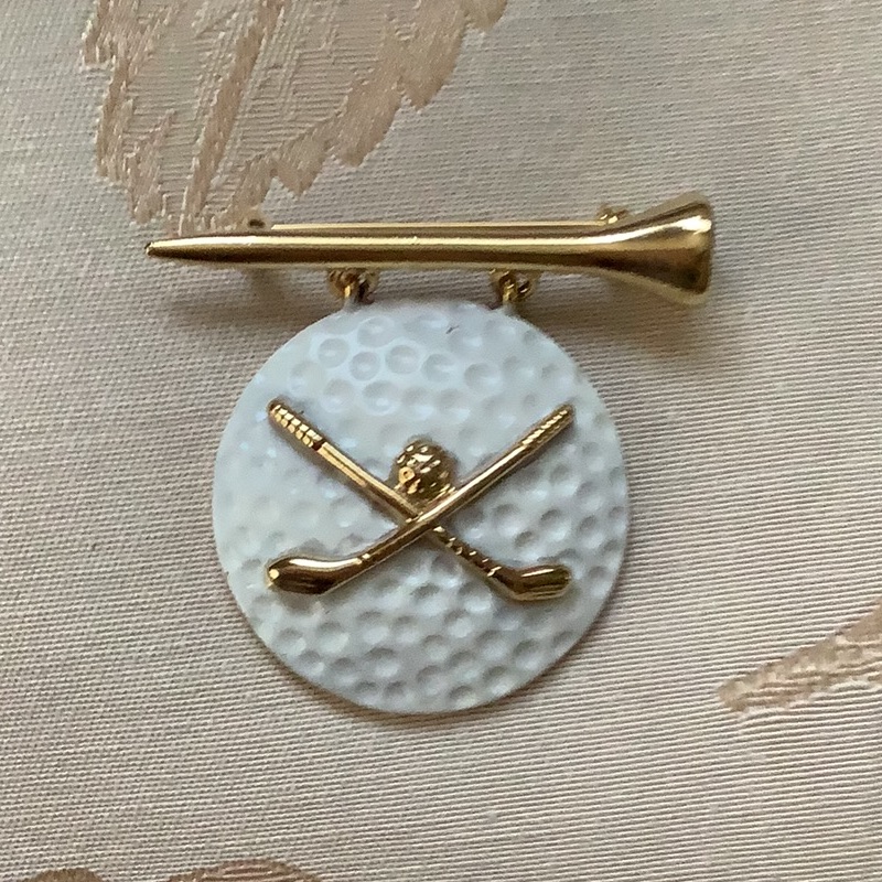Ajc Signed Articulating Golfing Brooch 9$